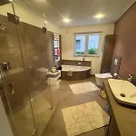 Gemuetliche Eg 90m2 -terasse Garten *